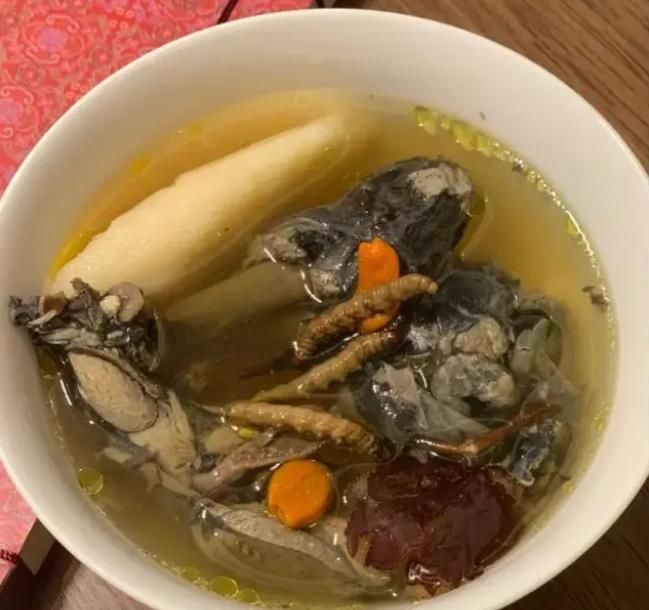 冬蟲夏草和哪些食材可以一起煲湯？