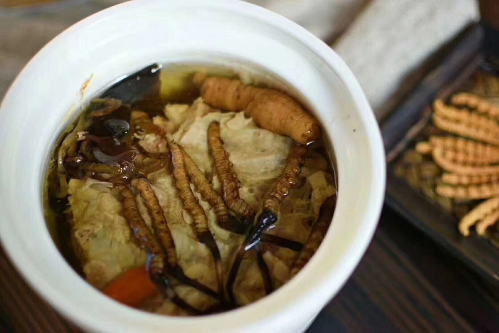 冬蟲夏草怎么食用？